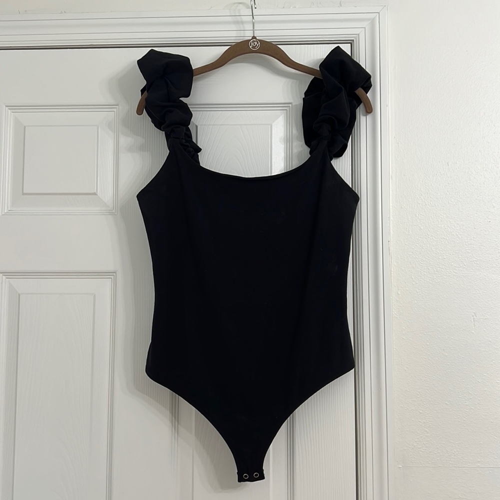 Express puff strap bodysuit